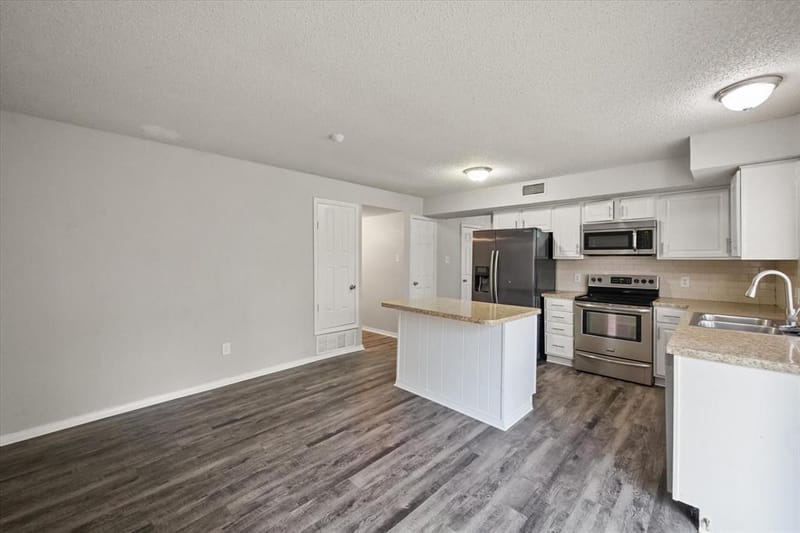 3505 Rush Springs Drive, Arlington TX 76016 - Photo 7