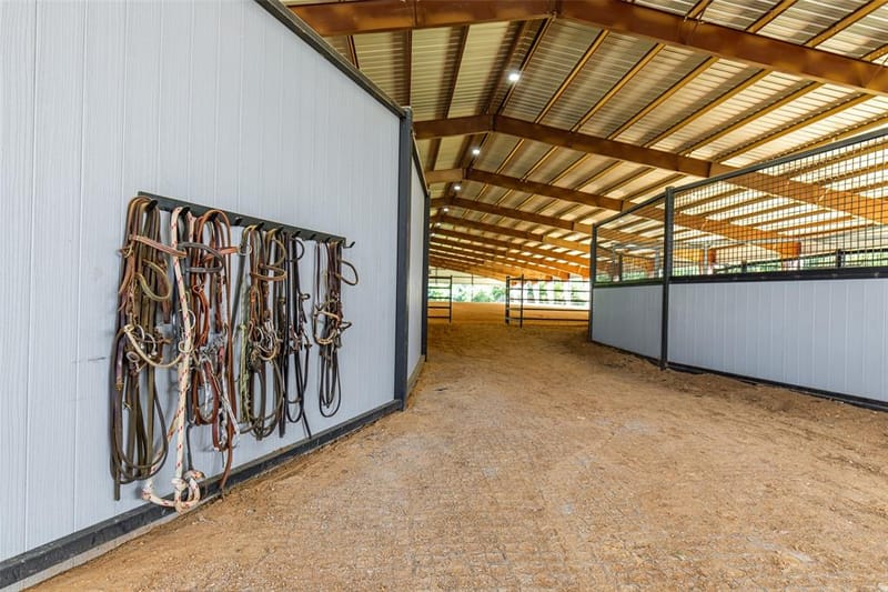 9050 County Road 519, Alvarado TX 76009 - Photo 15