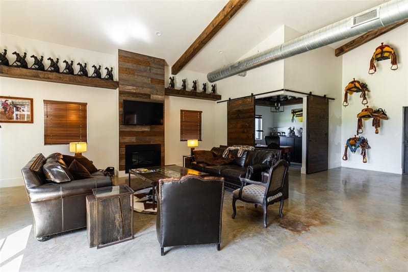 9050 County Road 519, Alvarado TX 76009 - Photo 8