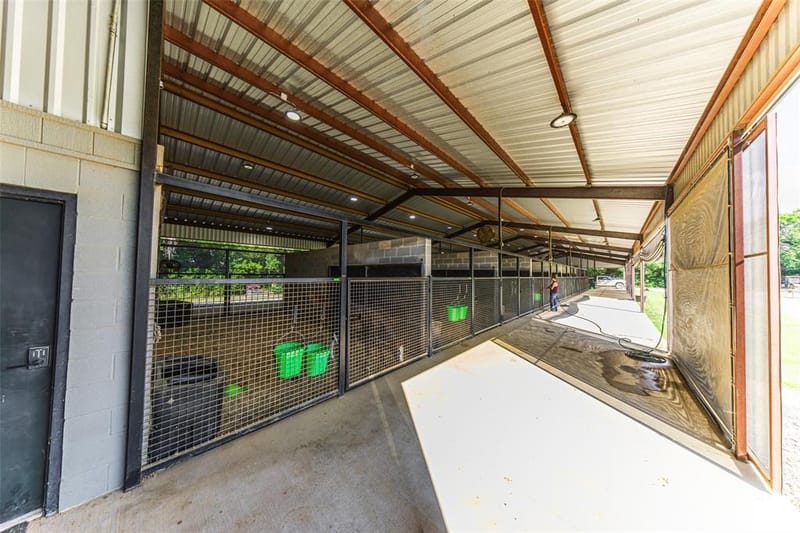 9050 County Road 519, Alvarado TX 76009 - Photo 25