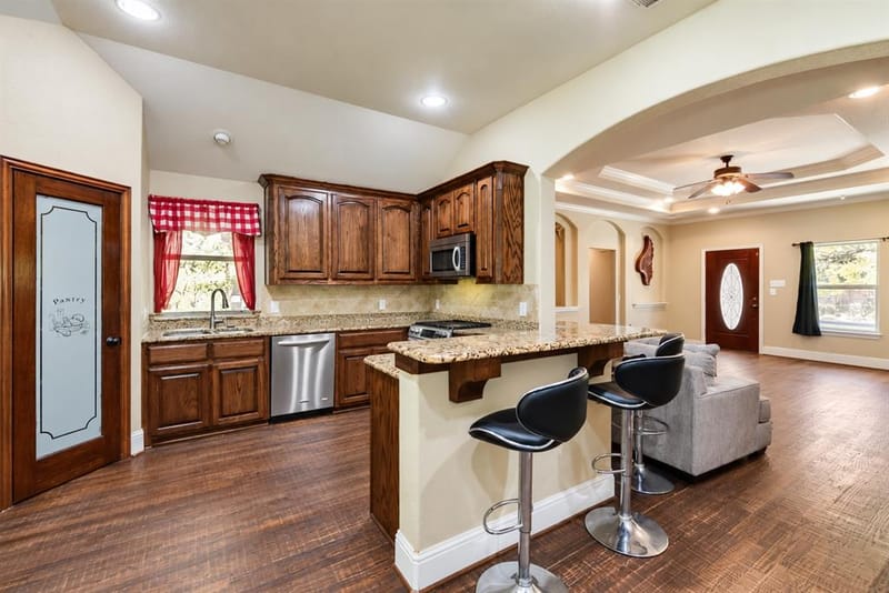910 English Street, Irving TX 75061 - Photo 6