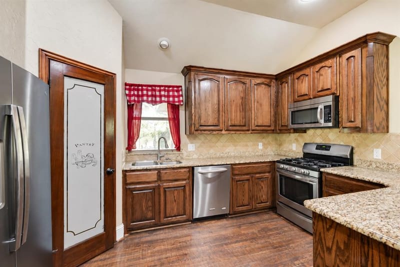 910 English Street, Irving TX 75061 - Photo 7
