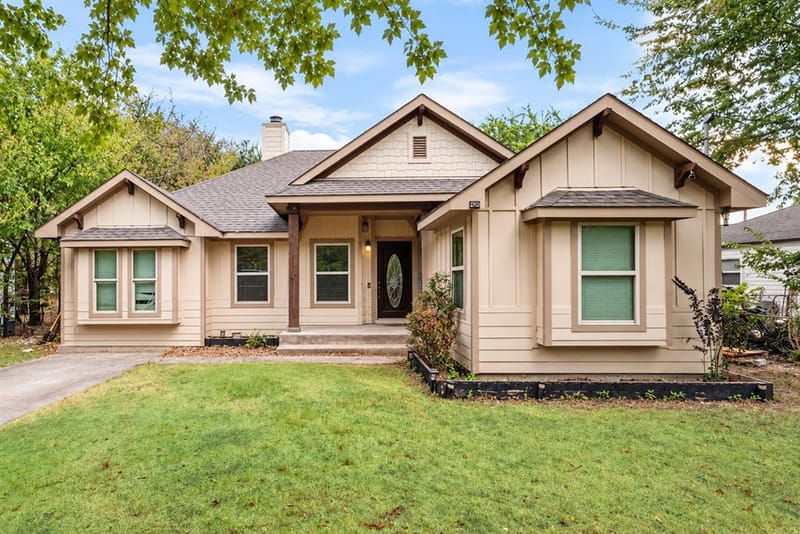 910 English Street, Irving TX 75061