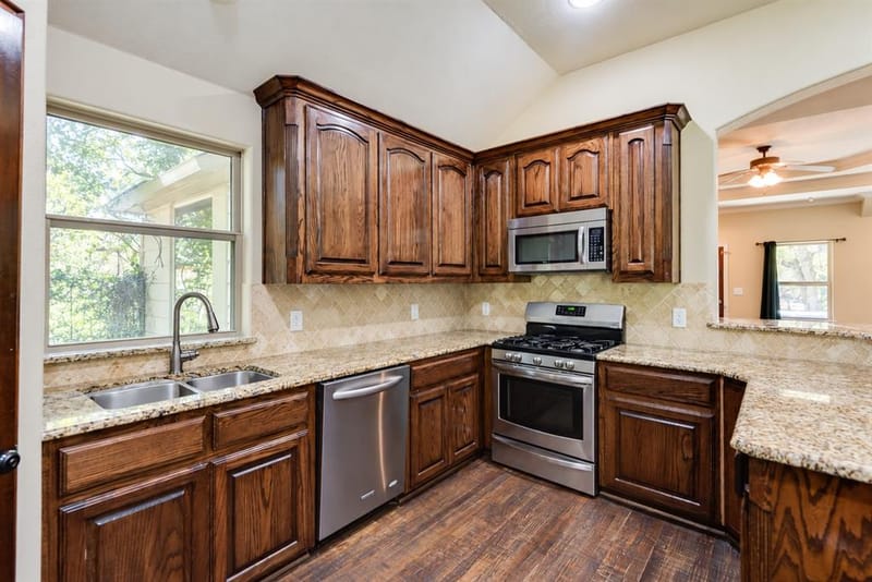 910 English Street, Irving TX 75061 - Photo 9