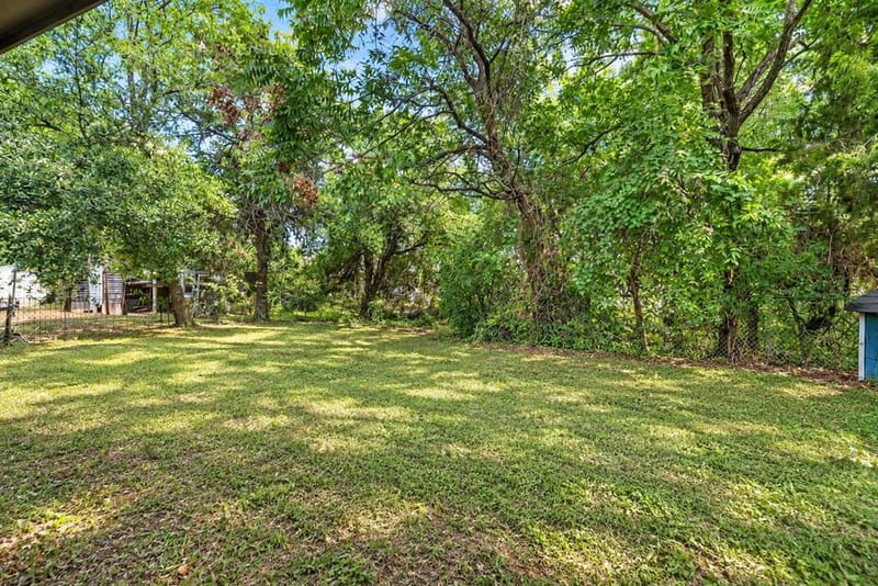 910 English Street, Irving TX 75061 - Photo 18