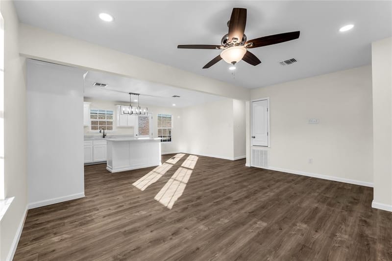 5110 Inwood Drive, Beverly Hills TX 76711 - Photo 9