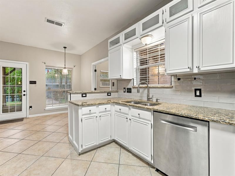 803 N State Street, Decatur TX 76234 - Photo 10