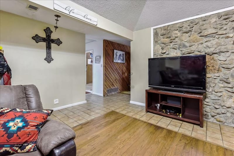 8123 Hilltop Road, Argyle TX 76226 - Photo 10
