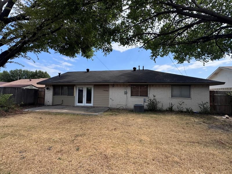 1610 Kingston Drive, Grand Prairie TX 75051 - Photo 2