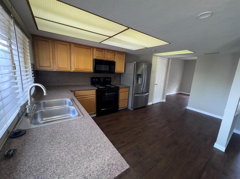 1610 Kingston Drive, Grand Prairie TX 75051 - Photo 10