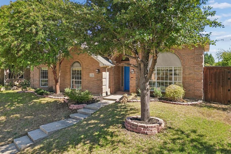 3700 Maywood Court, Carrollton TX 75007 - Photo 3