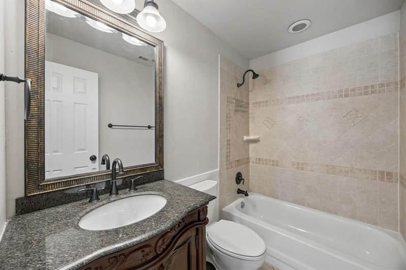 3700 Maywood Court, Carrollton TX 75007 - Photo 32
