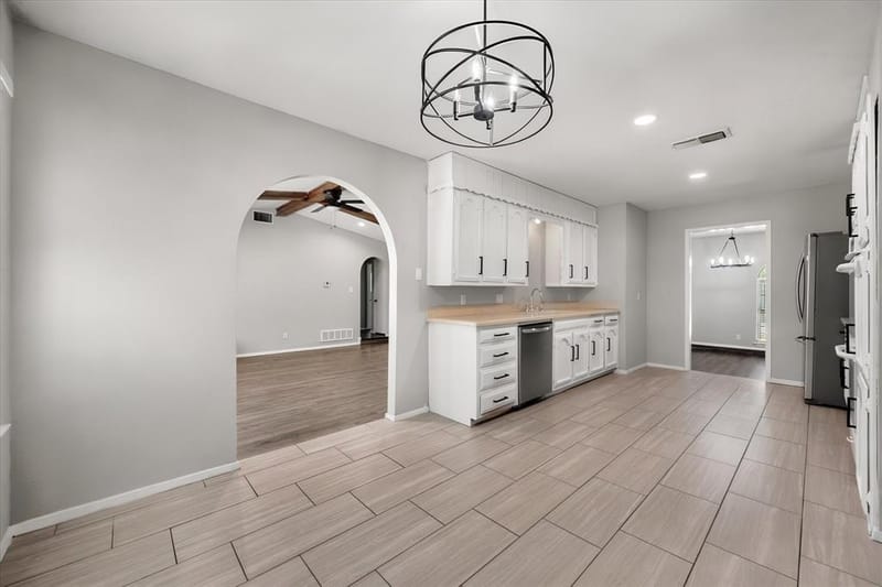 2001 San Jacinto Drive, Arlington TX 76012 - Photo 7