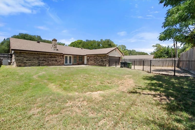 2001 San Jacinto Drive, Arlington TX 76012 - Photo 29