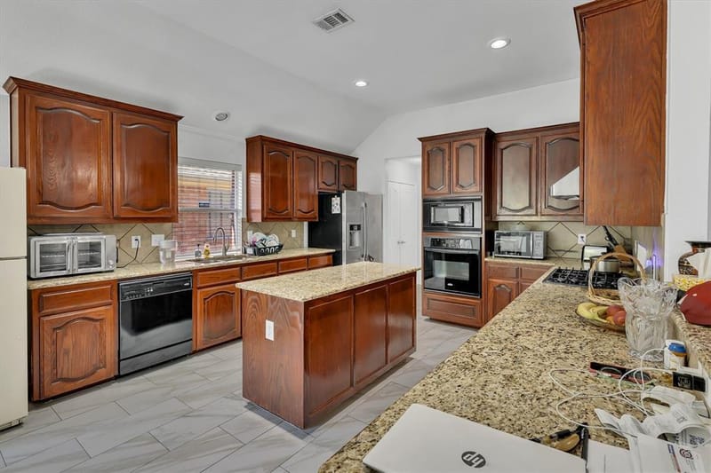 1506 Park Grove Drive, Irving TX 75060 - Photo 17