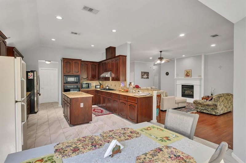 1506 Park Grove Drive, Irving TX 75060 - Photo 16