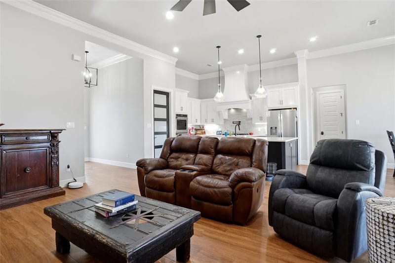 1015 Louise Lane, Weatherford TX 76087 - Photo 7