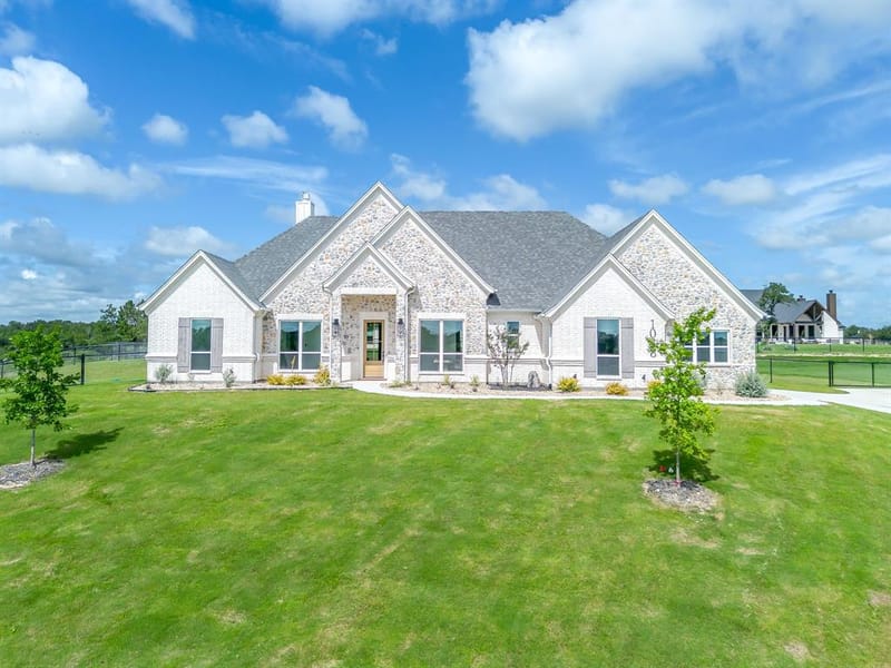 1038 Deer Island Court, Azle TX 76020
