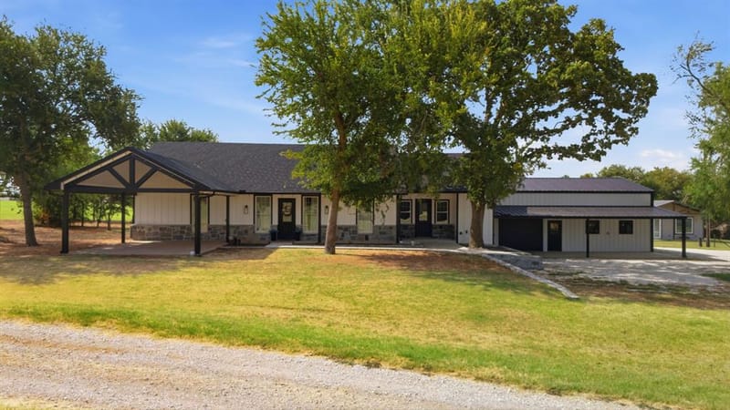 5480 New Hope Road, Aubrey TX 76227 - Photo 2