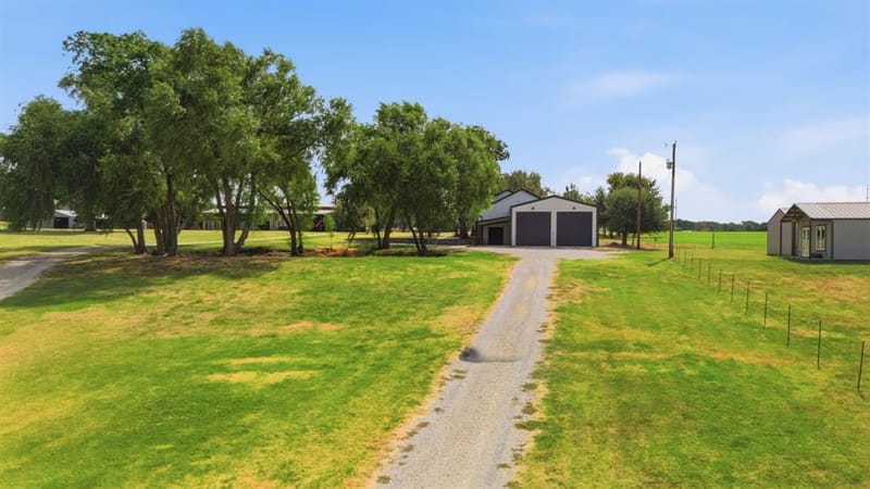 5480 New Hope Road, Aubrey TX 76227 - Photo 11