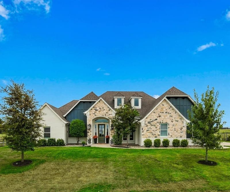 468 Red Bird Drive, Springtown TX 76082 - Photo 2