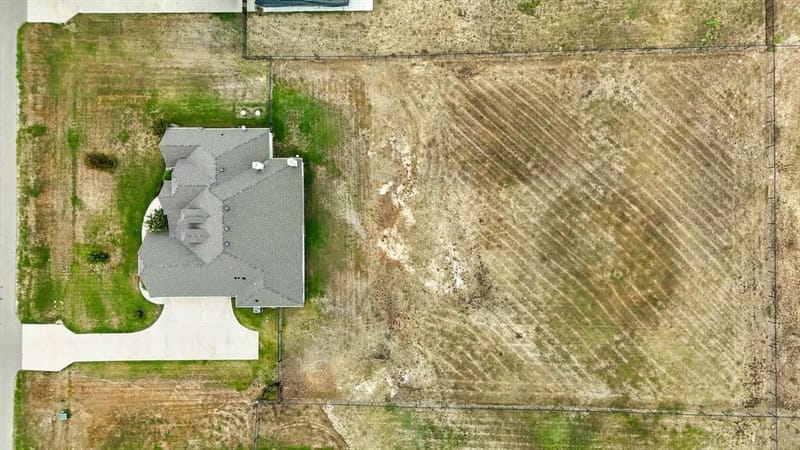 468 Red Bird Drive, Springtown TX 76082 - Photo 37