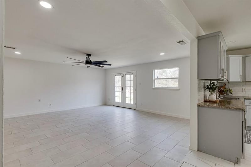 3831 Black Oak Drive, Dallas TX 75241 - Photo 13