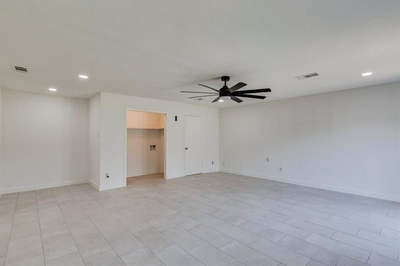 3831 Black Oak Drive, Dallas TX 75241 - Photo 16