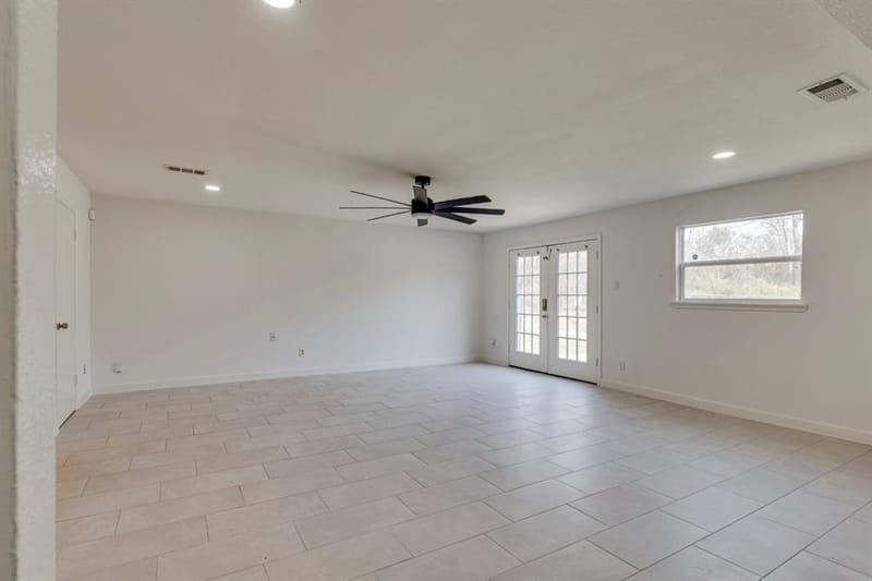 3831 Black Oak Drive, Dallas TX 75241 - Photo 14