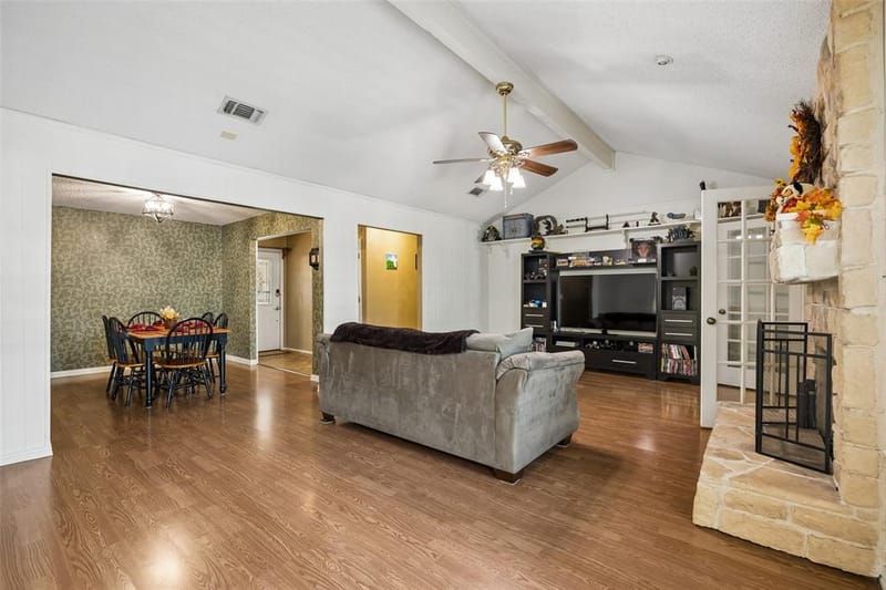5729 Sage Bloom Drive, Arlington TX 76017 - Photo 2