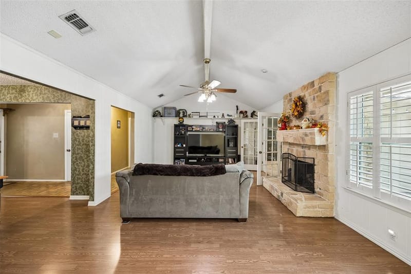 5729 Sage Bloom Drive, Arlington TX 76017 - Photo 4