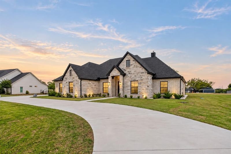 8008 Ben Day Murrin Road N, Fort Worth TX 76126 - Photo 2