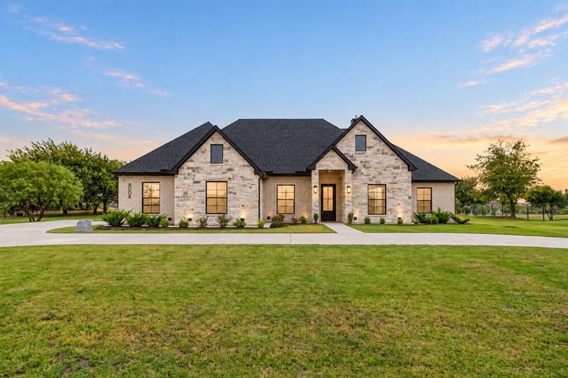 8008 Ben Day Murrin Road N, Fort Worth TX 76126