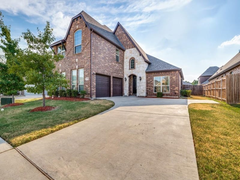 107 Balsam Drive, Red Oak TX 75154