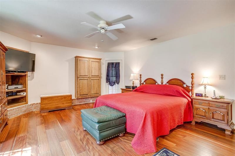 8621 Ravenswood Road, Granbury TX 76049 - Photo 23