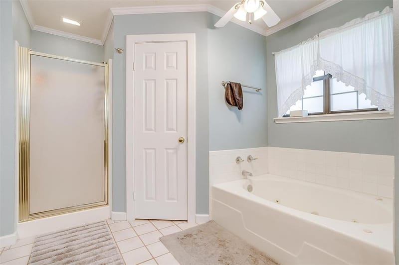 8621 Ravenswood Road, Granbury TX 76049 - Photo 27