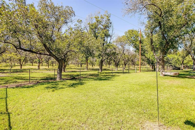 8621 Ravenswood Road, Granbury TX 76049 - Photo 8