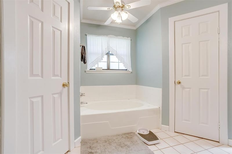 8621 Ravenswood Road, Granbury TX 76049 - Photo 25