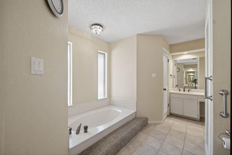 1800 High Vista Court, Fort Worth TX 76112 - Photo 14