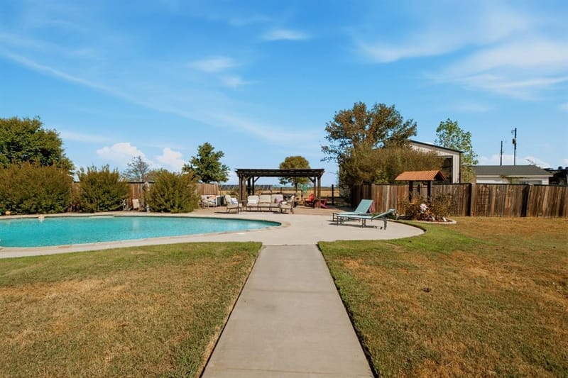 20185 Willow Glade Circle, Pilot Point TX 76258 - Photo 32