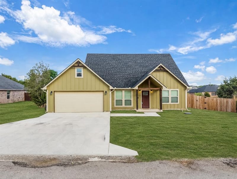 2412 Christine Drive, Granbury TX 76048