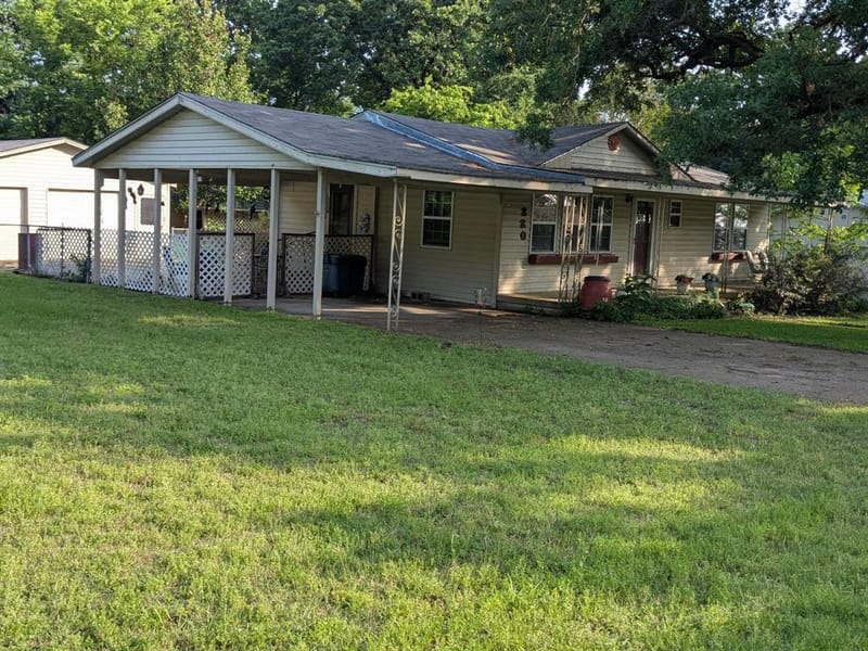 220 Littlefield Drive, East Tawakoni TX 75472 - Photo 2