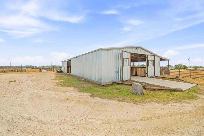 265 Private Road 1728, Stephenville TX 76401 - Photo 32
