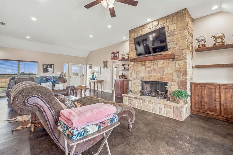 265 Private Road 1728, Stephenville TX 76401 - Photo 8