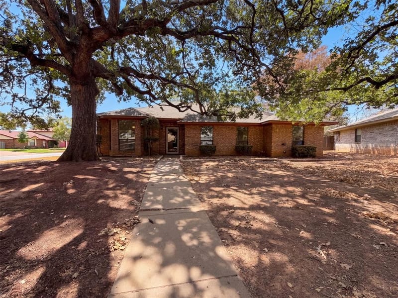 5126 Eagle Nest Drive, Arlington TX 76017