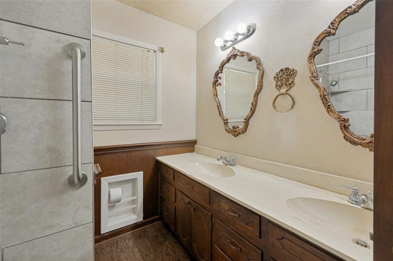 825 Glenda Drive, Bedford TX 76022 - Photo 22