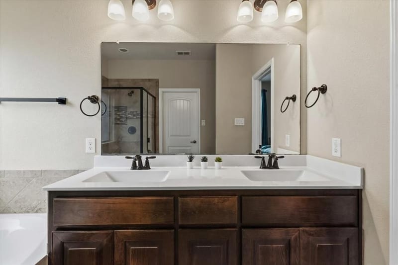 1713 Falling Star Drive, Fort Worth TX 76052 - Photo 9