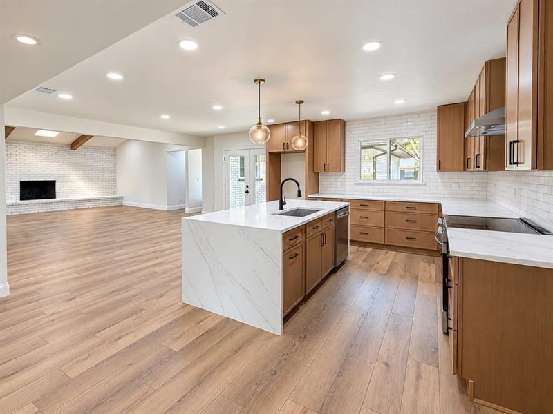 2709 Prairie Creek Court, Plano TX 75075 - Photo 3