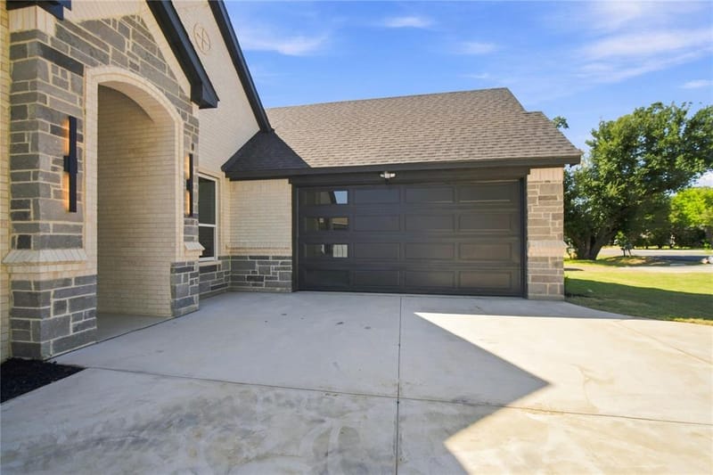 1606 Avenue C, Grand Prairie TX 75051 - Photo 22