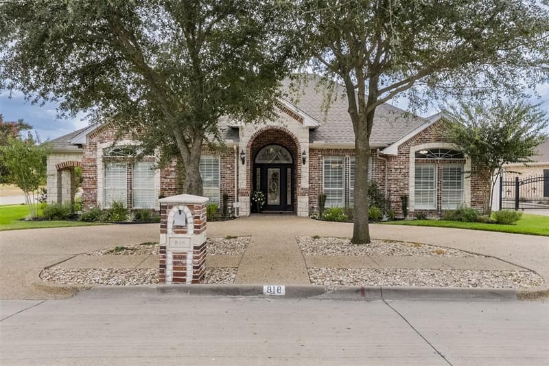 818 Amherst Drive, Waxahachie TX 75165